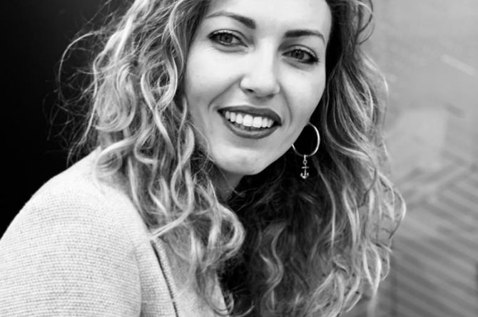 Linda Foto CV 2 (002).jpg
